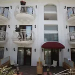 S3 Orange Hotel 3*