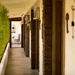 S3 Orange Hotel 3*