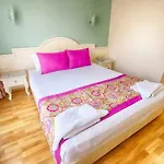 Hotel S3 Orange