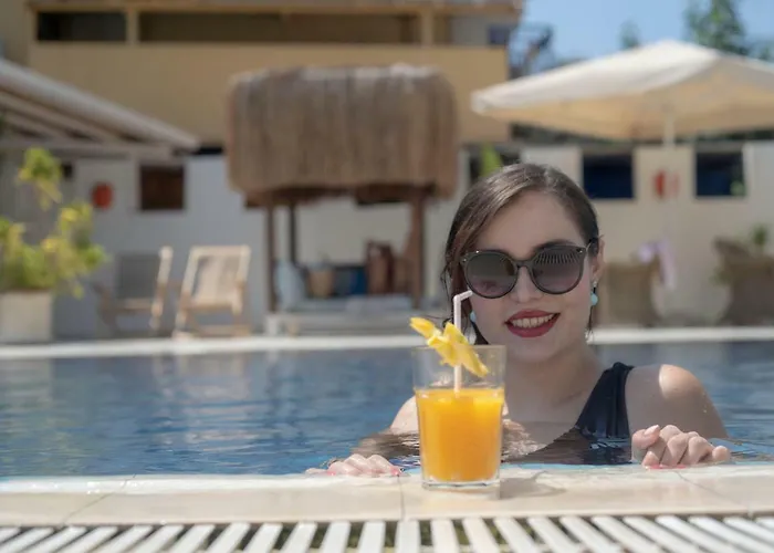 S3 Orange Szálloda 3*